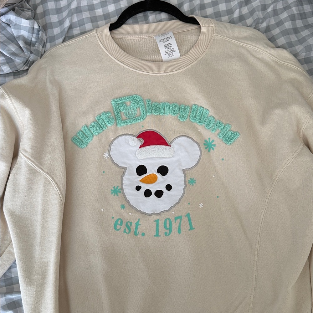 Walt Disney world Parks Snowman Crewneck, Christmas 2024